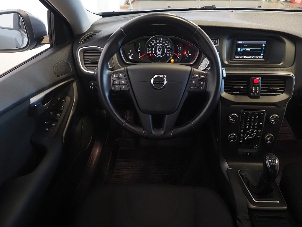 Volvo V40 T2 122hk Kinetic Business Klimatpkt B-Värm Farthål 2017