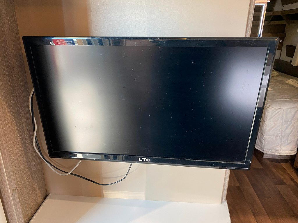 Kabe Royal 780 ETDL KS  / Mover / AC / Ugn / 3.339kr/mån - Kabe