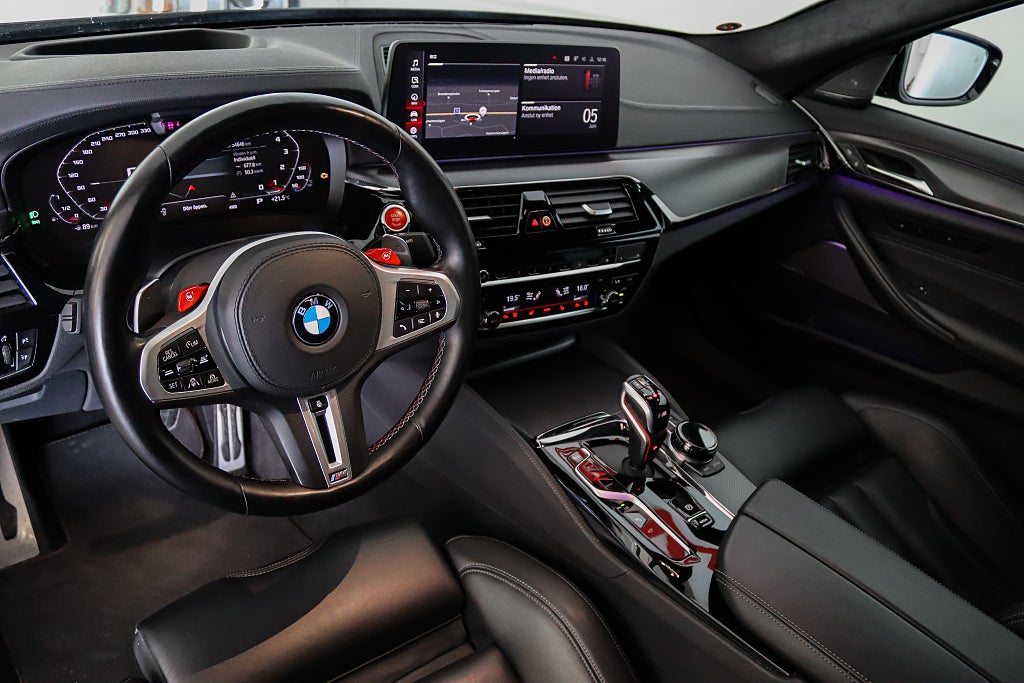 BMW M5 Competition Kolfiber Massage Milltek HuD 360 H/K
