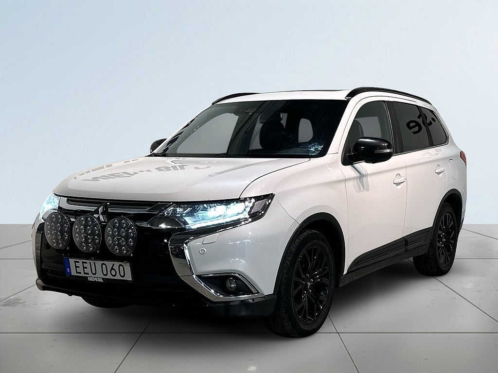 Mitsubishi Outlander 2.2 Di-D 4WD Onyx 7-sits 360° Mvärm Drag Skinn S/V-hjul
