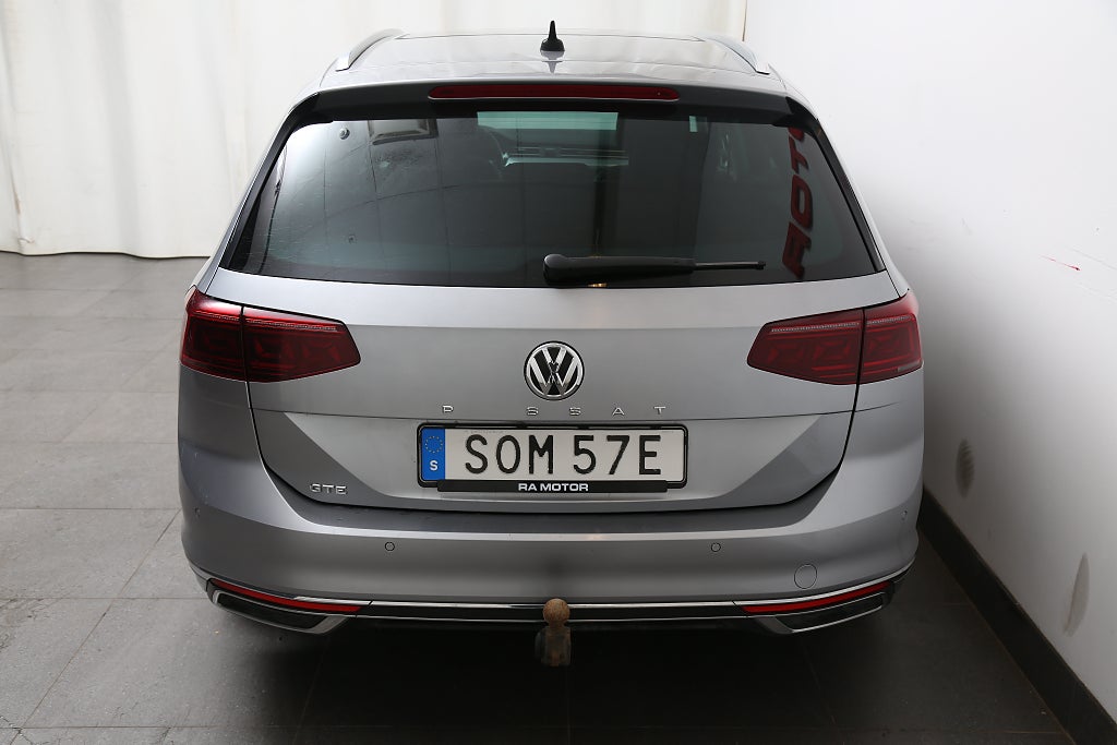 Volkswagen Passat Sportscombi GTE Executive Cockpit Panorama Värmare Drag 2020