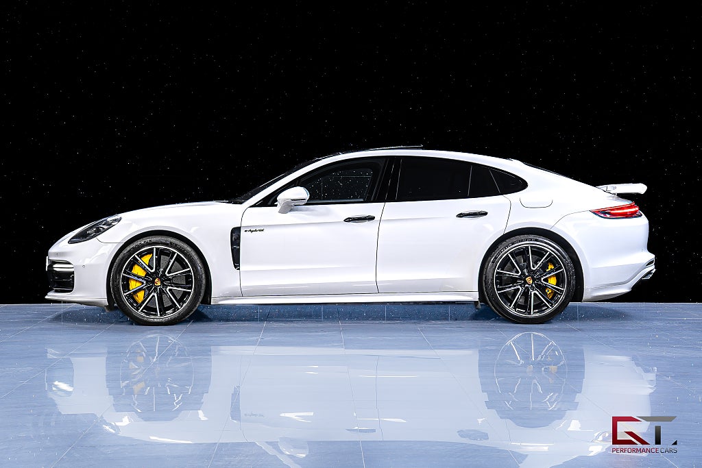 Porsche Panamera Turbo S E-Hyb PCCB Bur3D PDCC SportDesign Pano 18-vägs