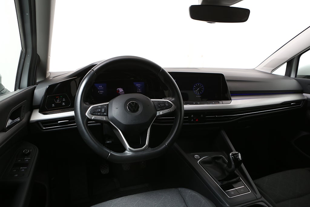 Volkswagen Golf 1,0 TSI 110HK P-Värmare Dragkrok Kamera 2022