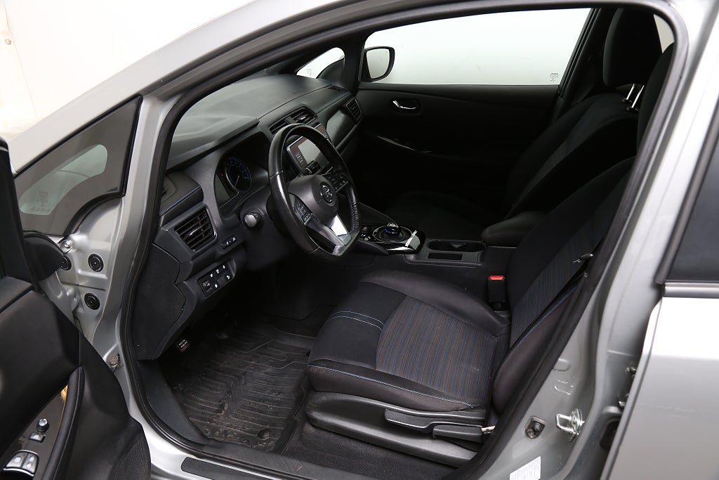 Nissan Leaf 40 kWh N-Connecta 360° I Navi I Motorvärmare