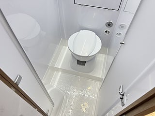 Husbil-halvintegrerad Affinity ONE by K A B E 21 av 28