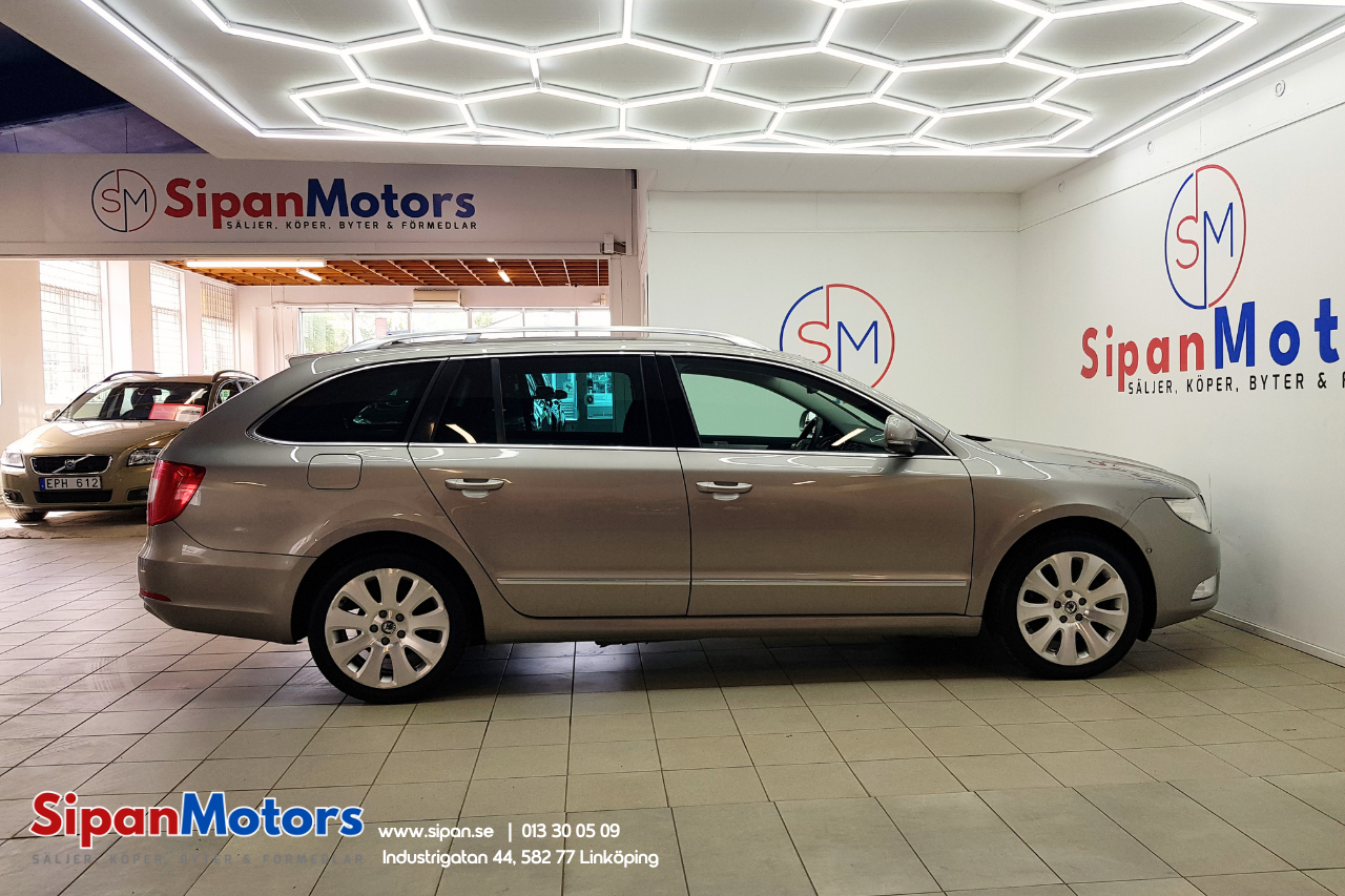 Skoda Superb 2011, bild 7/45