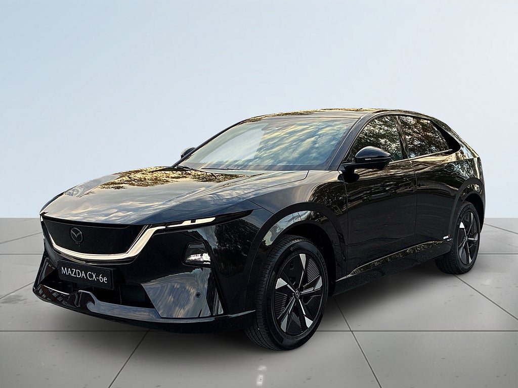 Mazda CX-6e 78 kWh Takumi LAGERBIL- 3,99% RÄNTA - GRATIS VINTERHJUL
