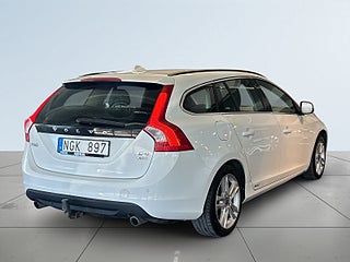 Volvo V60 D4 AWD Aut Momentum Dvärm/Skinn/Drag/Psens/Xenon