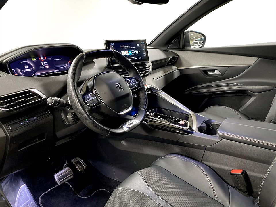 Bild på Peugeot 5008 GT 1.2 PT 130hk Aut 7-SITS B-KAMER CARPLAY