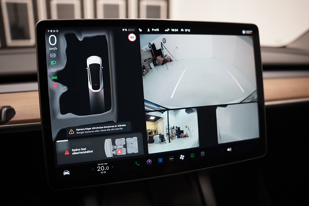 Tesla Model Y Standard Range 299hk / Dragkrok / En ägare