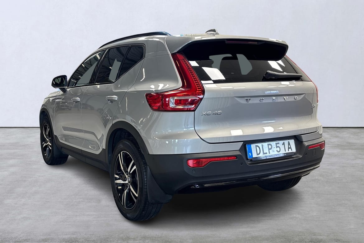 Volvo XC40 B3 FWD Bensin Plus Dark 2025, bild 4/10