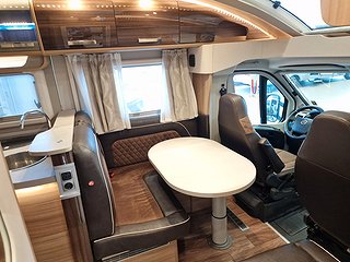 Husbil-halvintegrerad Knaus Sun TI Platinum Selection 5 av 21