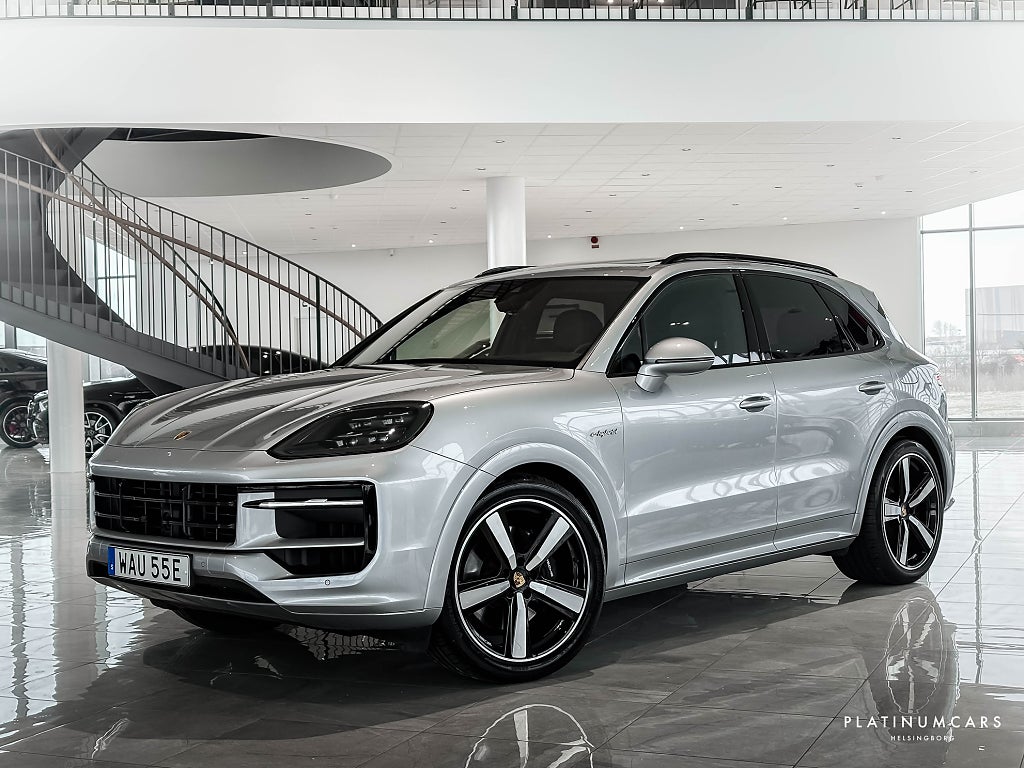 Porsche Cayenne E-Hybrid 470hk 2024 / SportDesign / Pano / Burmester
