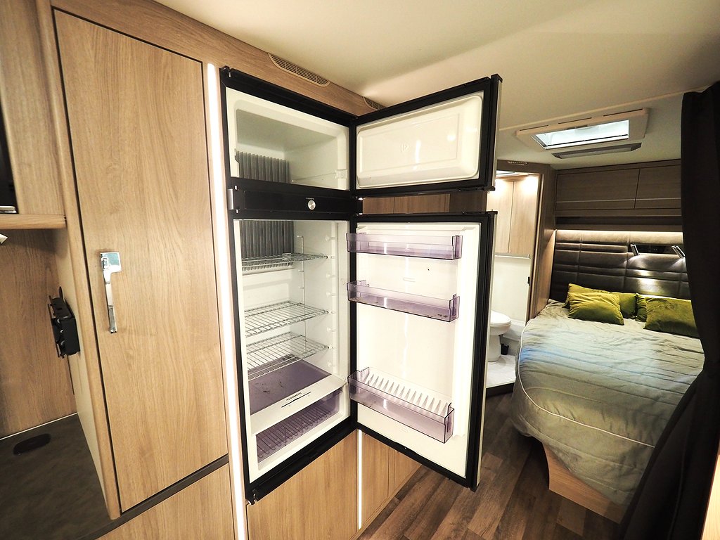 Kabe Royal 600 XL KS ALDE I Fast markis | Solcell 2021