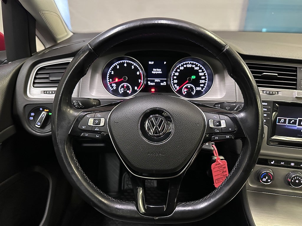 Volkswagen Golf 5-dörrar 1.2 TSI BMT Masters | R-line | Kamera | S+V