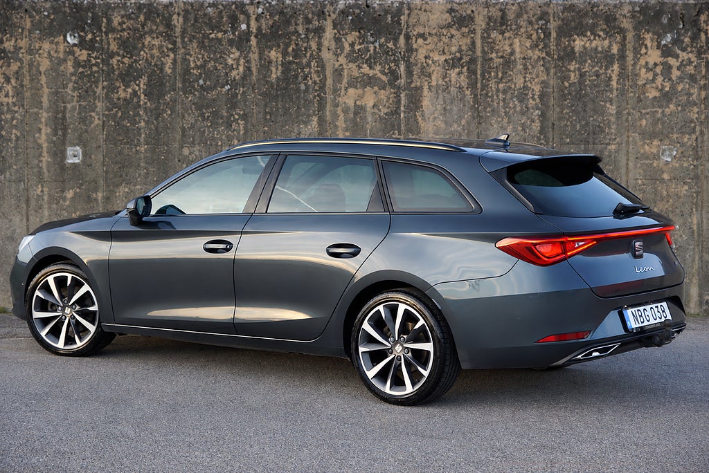 Seat Leon Sportstourer 1.5 eTSI FR Cockpit Drag B-Kamera