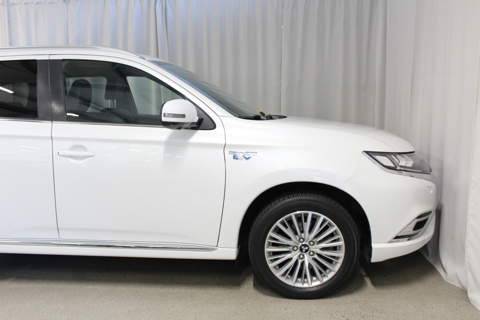 Mitsubishi Outlander PHEV 224hk Business X, 360 kamera, 7253 mil 2020 - miniatyr 4