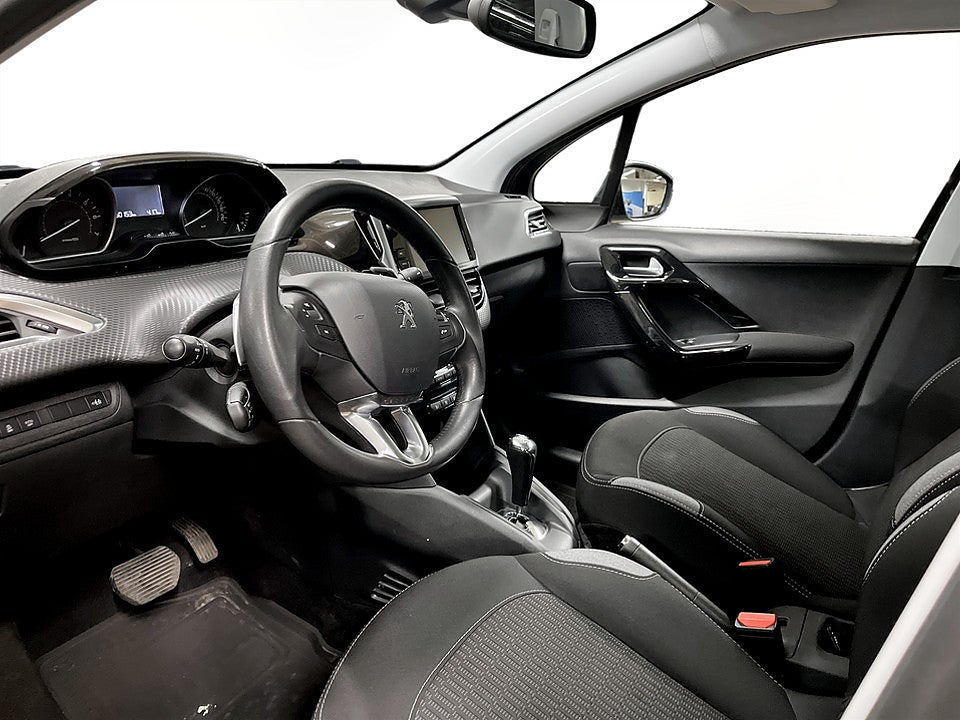 Bild på Peugeot 208 Style 1.2 PT 82hk Aut - PANO, P-SENSORER