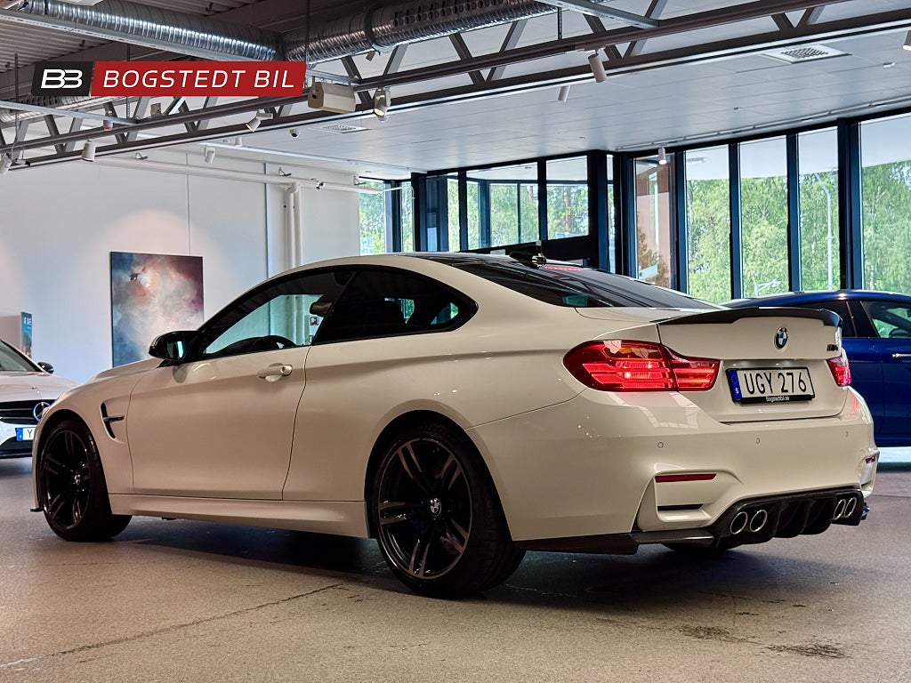 BMW M4 Coupé DCT 431hk | HuD | Kolfiber tak
