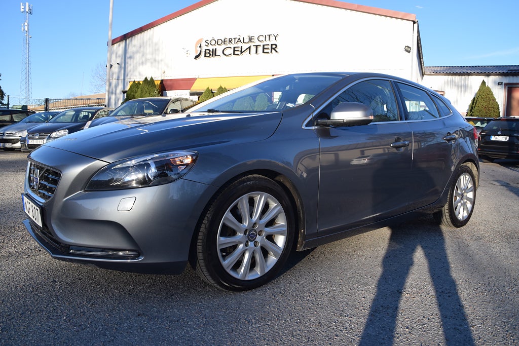 Volvo V40 D2 Powershift Euro 5 Volvo on Call 