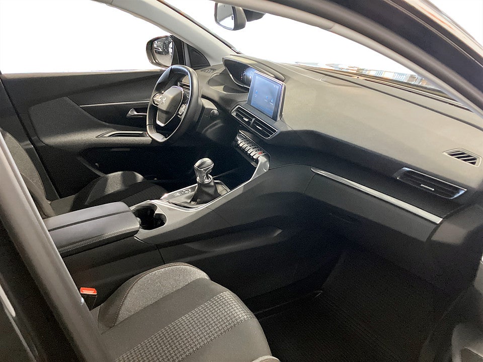 Bild på Peugeot 3008 Active 1.2 PT 130hk KAMPANJRÄNTA 3,99%