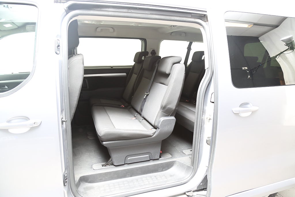 Toyota Proace Verso 2,0 D-4D 177hk Aut 9-sits Värmare Drag Leasbar 2024