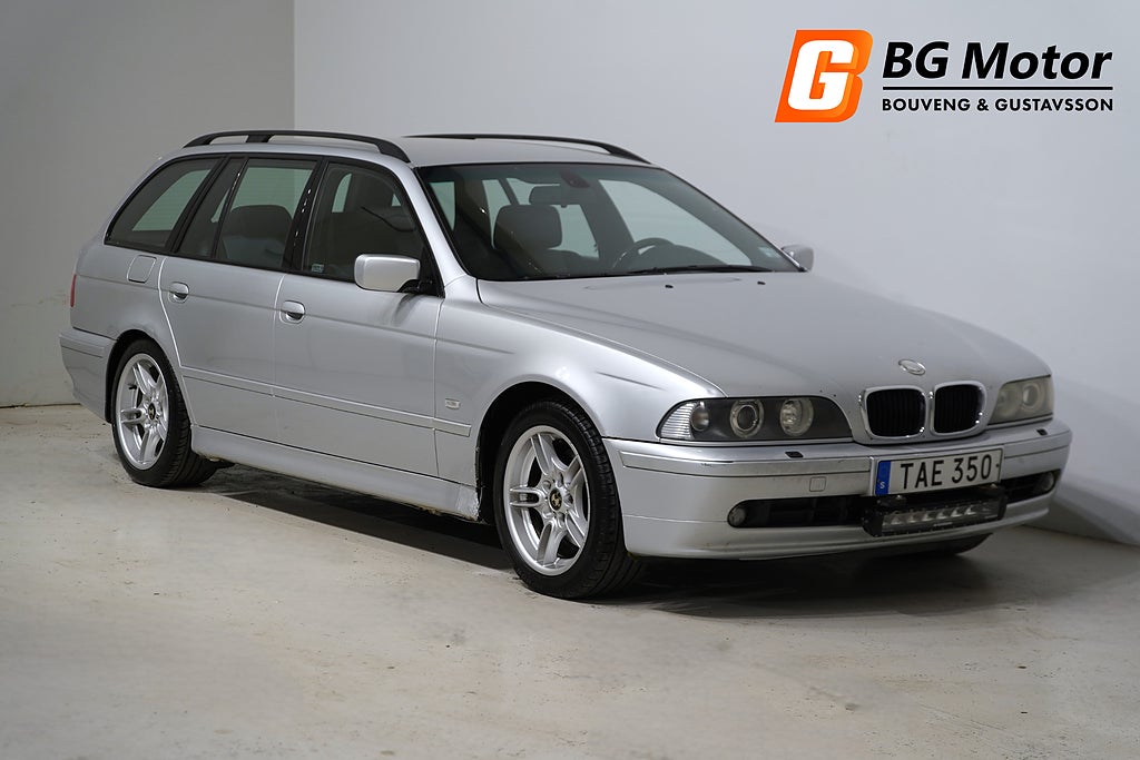 BMW 530i 231HK Touring Aut Drag/M-värmare/Elstolar/Skinn