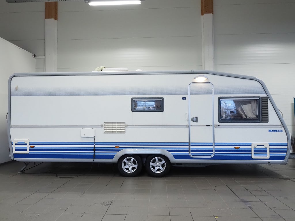 Polar 620 CTX Svit AC Vintervagn Dinette Franskbädd ALDE