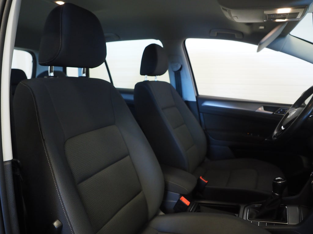 Volkswagen Golf Sportsvan 1.2 TSI 110hk Drag Kamera Låga mil! 2016