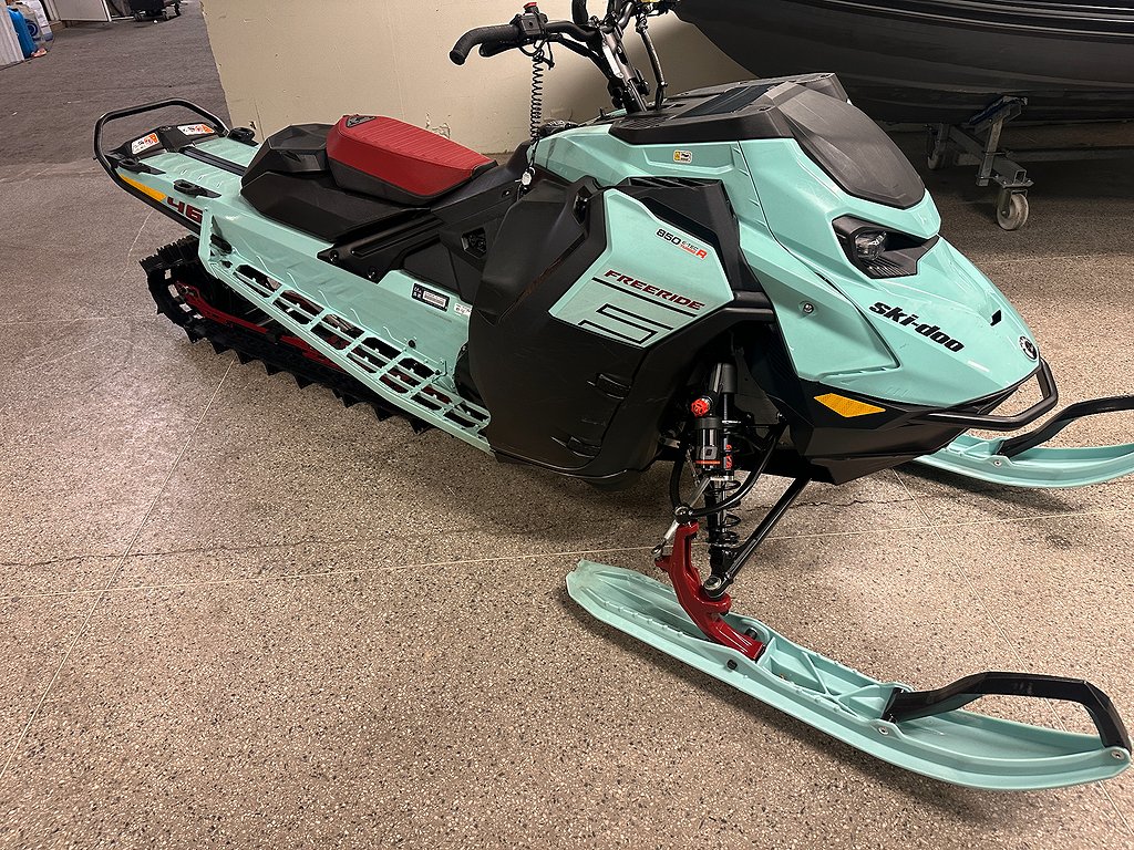 Ski-Doo Freeride 146" 850 E -TEC Turbo R 