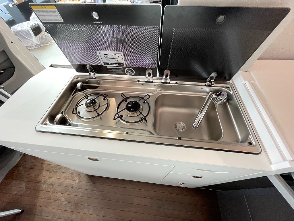 Volkswagen Grand California 600 / Under 6m / Taksäng / Automat / B-kort / E - Volkswagen