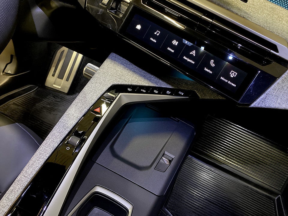 Bild på Peugeot 3008 GT Hybrid 145hk Aut B-KAMERA CARPLAY