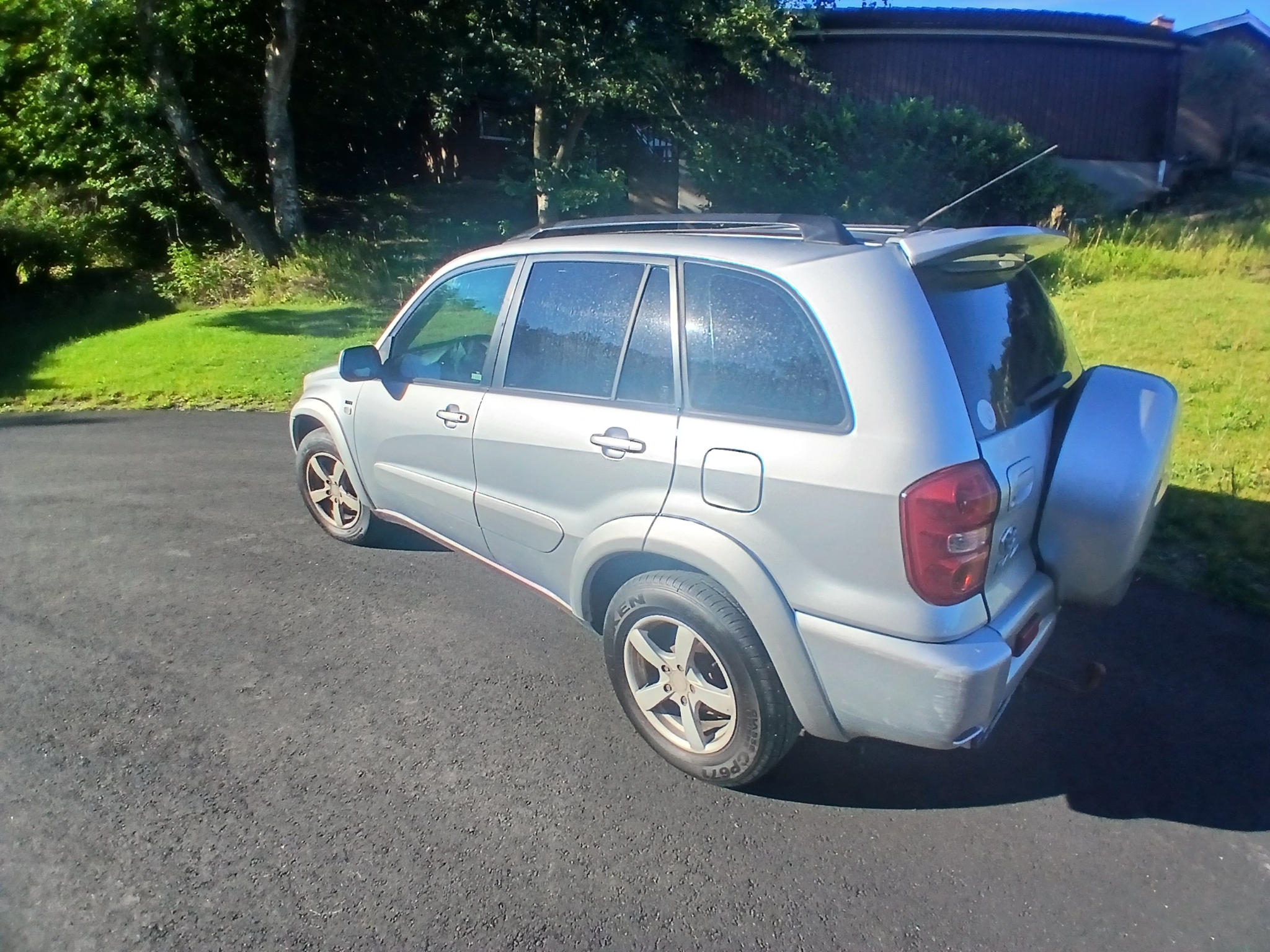 Toyota RAV4 5-dörrar 2.0 VVT-i 4x4 2005, bild 4/10