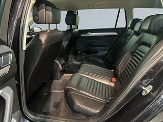Volkswagen Passat Alltrack 2.0 TDI AWD CarPlay Drag Dvärm Kamera skinn SoV – bild 13