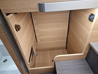Husbil-halvintegrerad Adria CORAL 670 DL 33 av 36