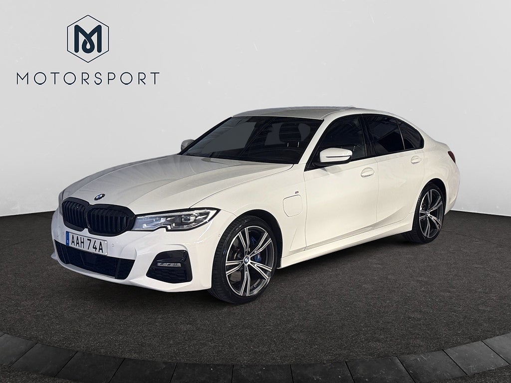 BMW 330e  Sedan M Sport DRAG Navi Adap farth Backkamera 