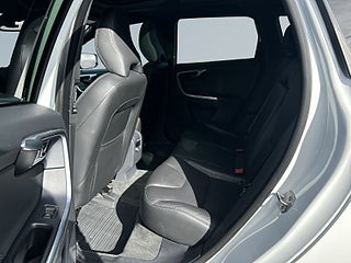 Volvo XC60 D4 AWD Geartronic Drag/Kamera/P-Värm/Pano/Skinn/S&Vdäck – bild 13