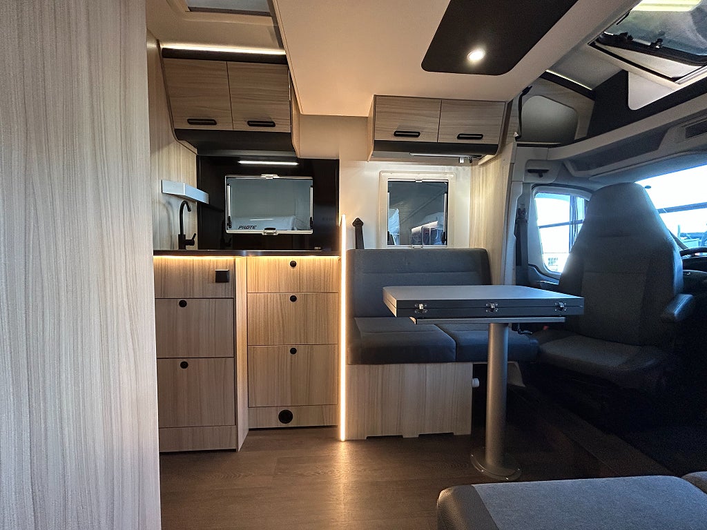 Sun Living s 72 DC / Clesana / Hyd-stöd / Aut / Taksäng - Sun Living