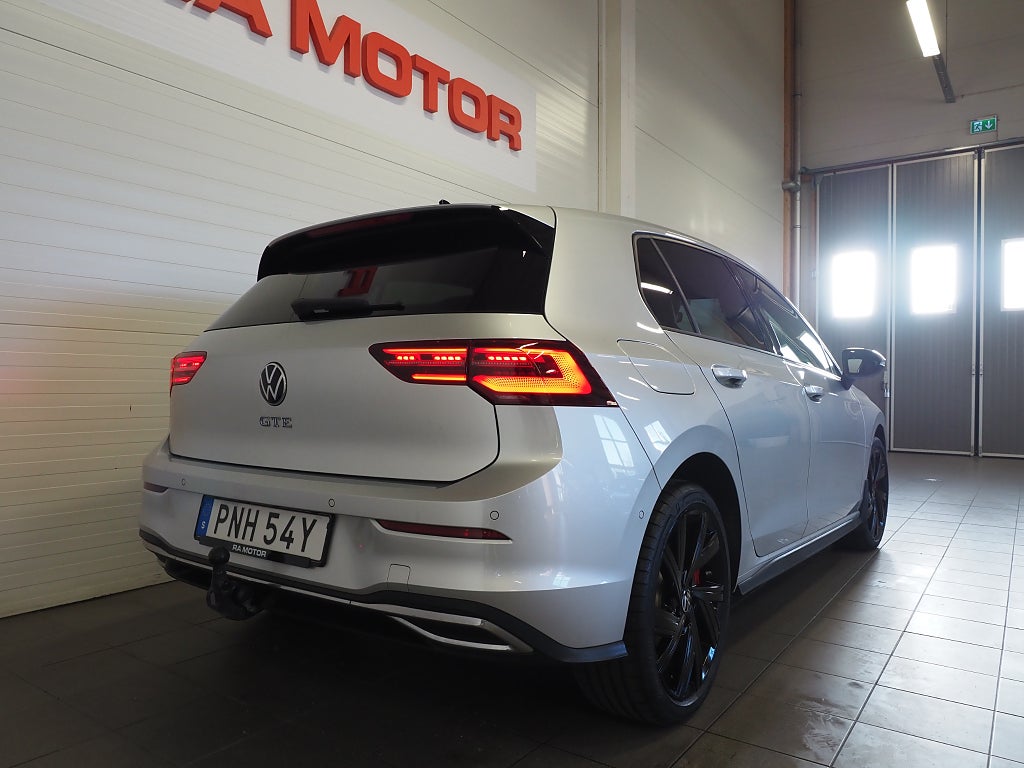 Volkswagen Golf GTE 1.4 TSI Plug-in 245hk Drag P-Värm Kamera Navi IQ 2023