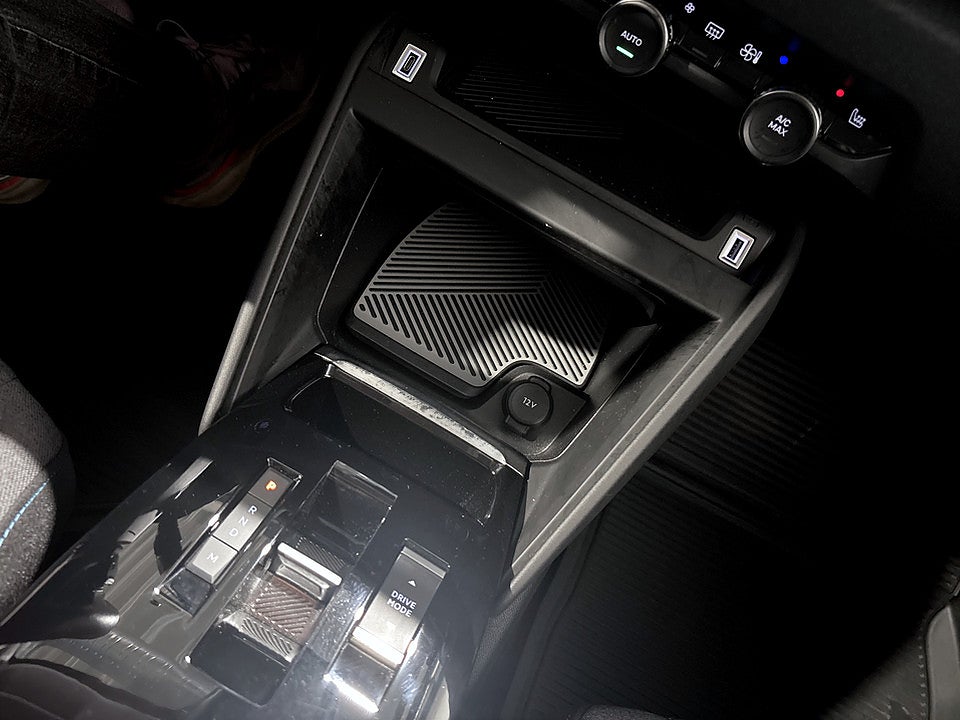 Bild på Citroën C4 Shine 1.2 PT 155hk Aut B-KAMERA CARPLAY NAVI
