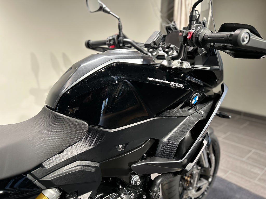 BMW F900XR/Kampanj sidoväskor på köpet!/Dynamic/Comfort