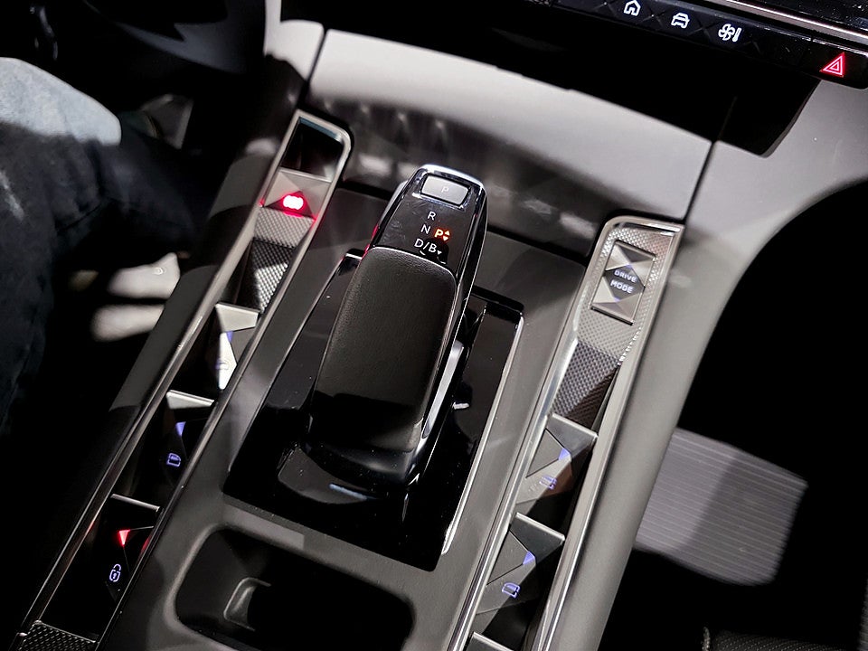 Bild på DS 7 Opera Performance 300hk PHEV AWD - OMGÅENDE LEVERANS!