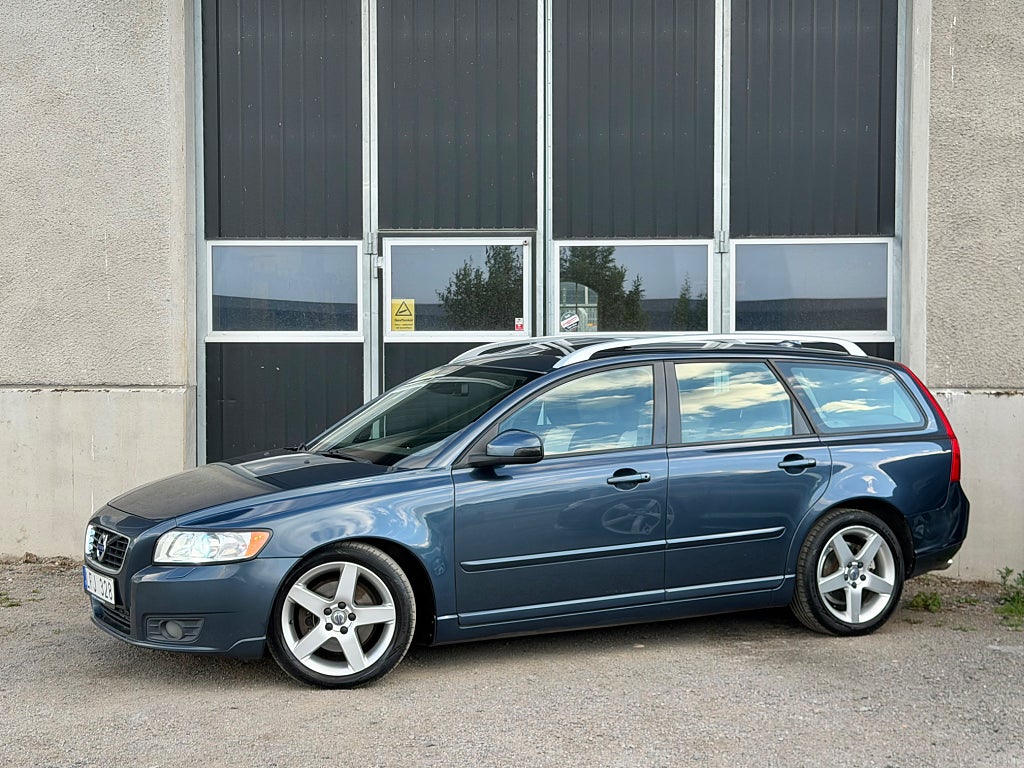 Volvo V50 D4 177HK Summum Taklucka värmare High Performance Skinn