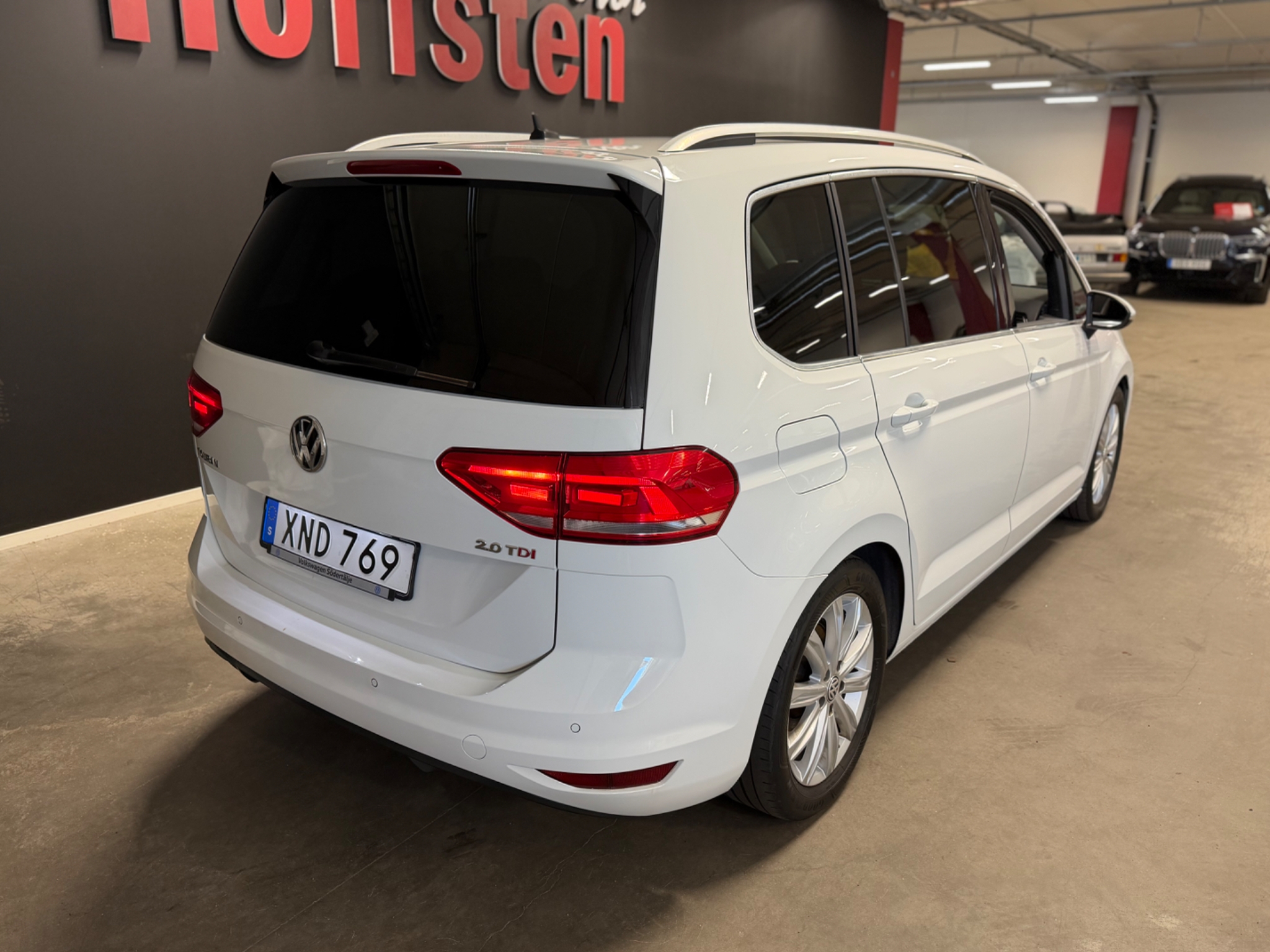 Volkswagen Touran 7-seater 2.0 TDI GT 2017, bild 3/40