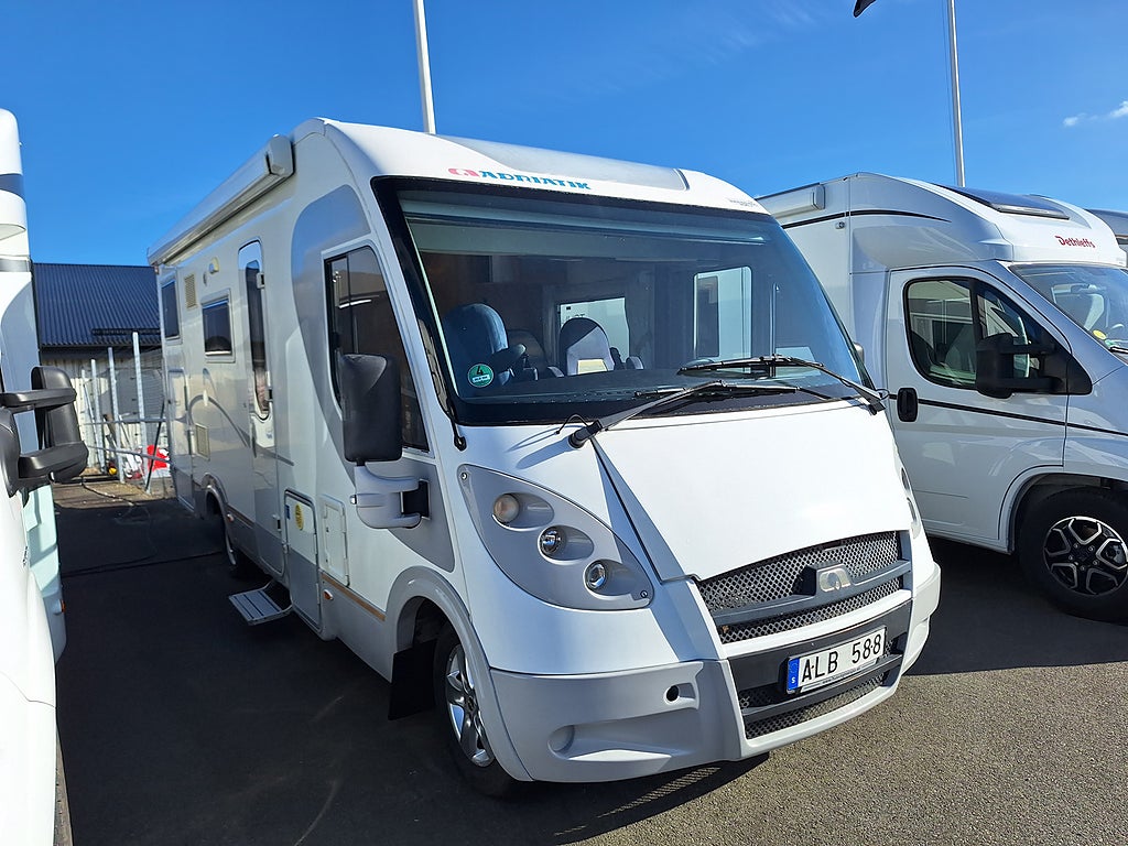 Adria Vision 707 SG Tvärbädd, Solcell