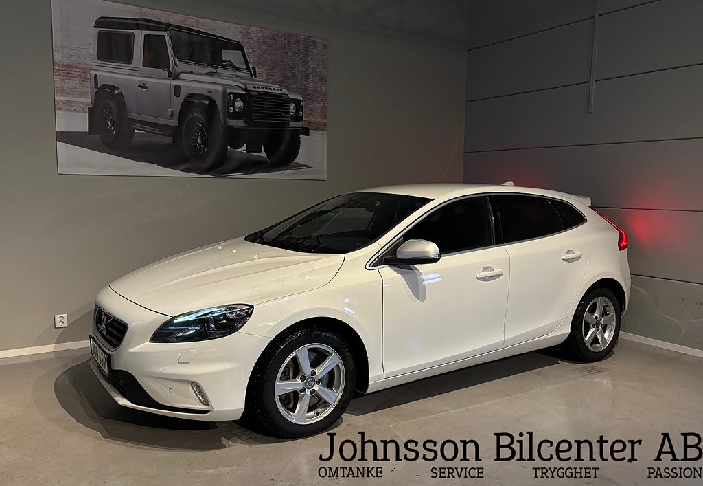 Volvo V40 D3 R-Design 1 ägare Ny kamrem Adaptiv Gps Blis 150hk