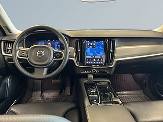 Volvo V90 Recharge T6 AWD Plus Dark Mvärme Drag Bkamera S&V-däck – bild 8