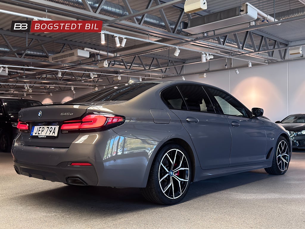 BMW 545e xDrive 394hk | M-Sport Pro | Se utrustning