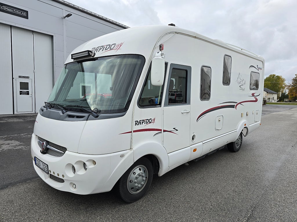 Rapido 9010DF *Sänksäng *Solceller *Hydrauliska stödben