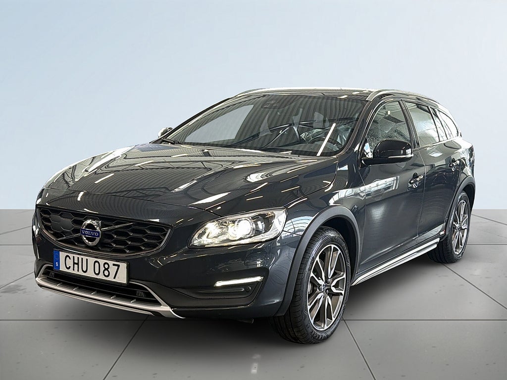 Volvo V60 Cross Country D4 Classic Pro S&V-hjul Värmare Skinn Navi Kamrem bytt